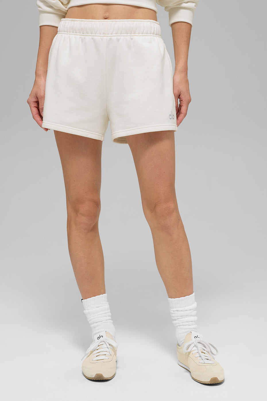 Accolade Short - Ivory